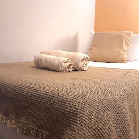 Хостел Casa Calma Колонія-дель-Сакраменто Екстер'єр фото
